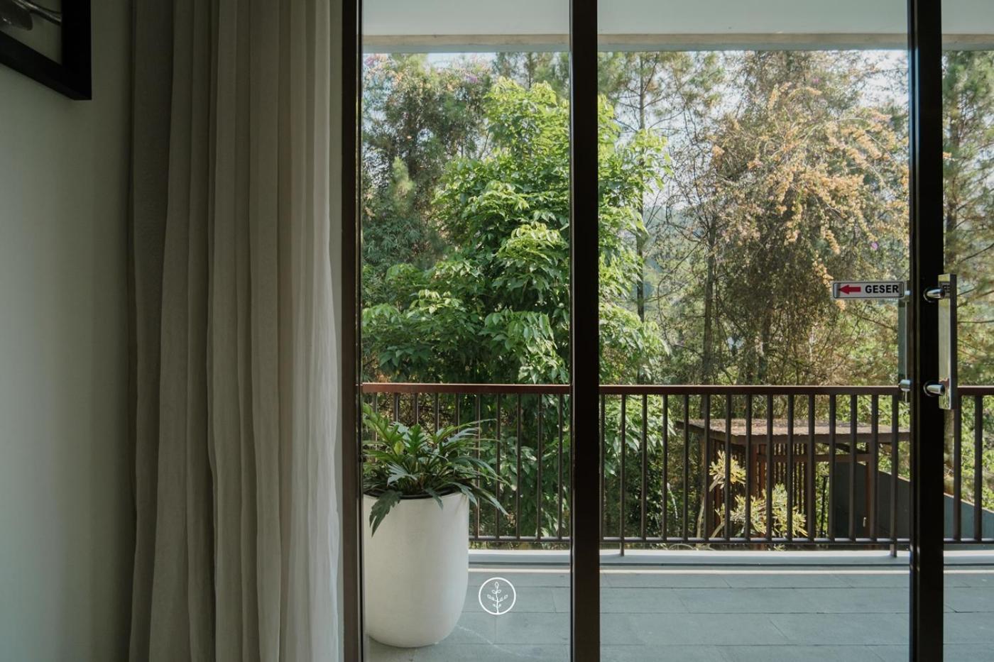 Hikari Hill View Villa 7 Bedrooms With A Private Swimming Pool And Billiard Bandung Exterior foto